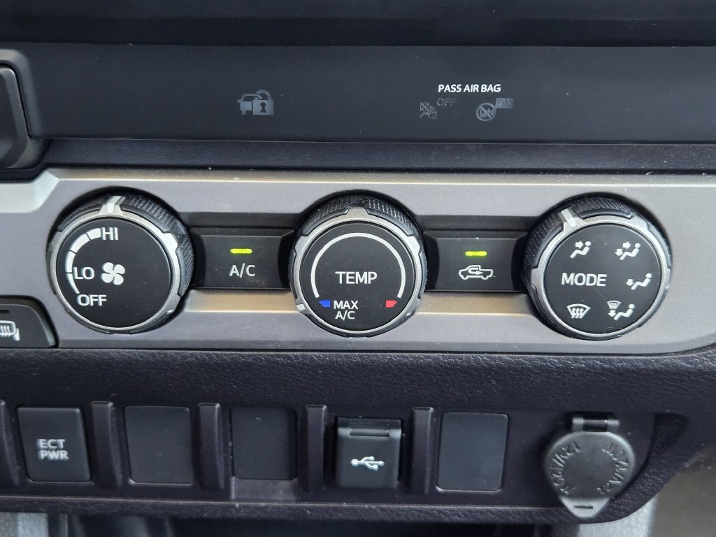 Used 2023 Toyota Tacoma SR RWD image 18
