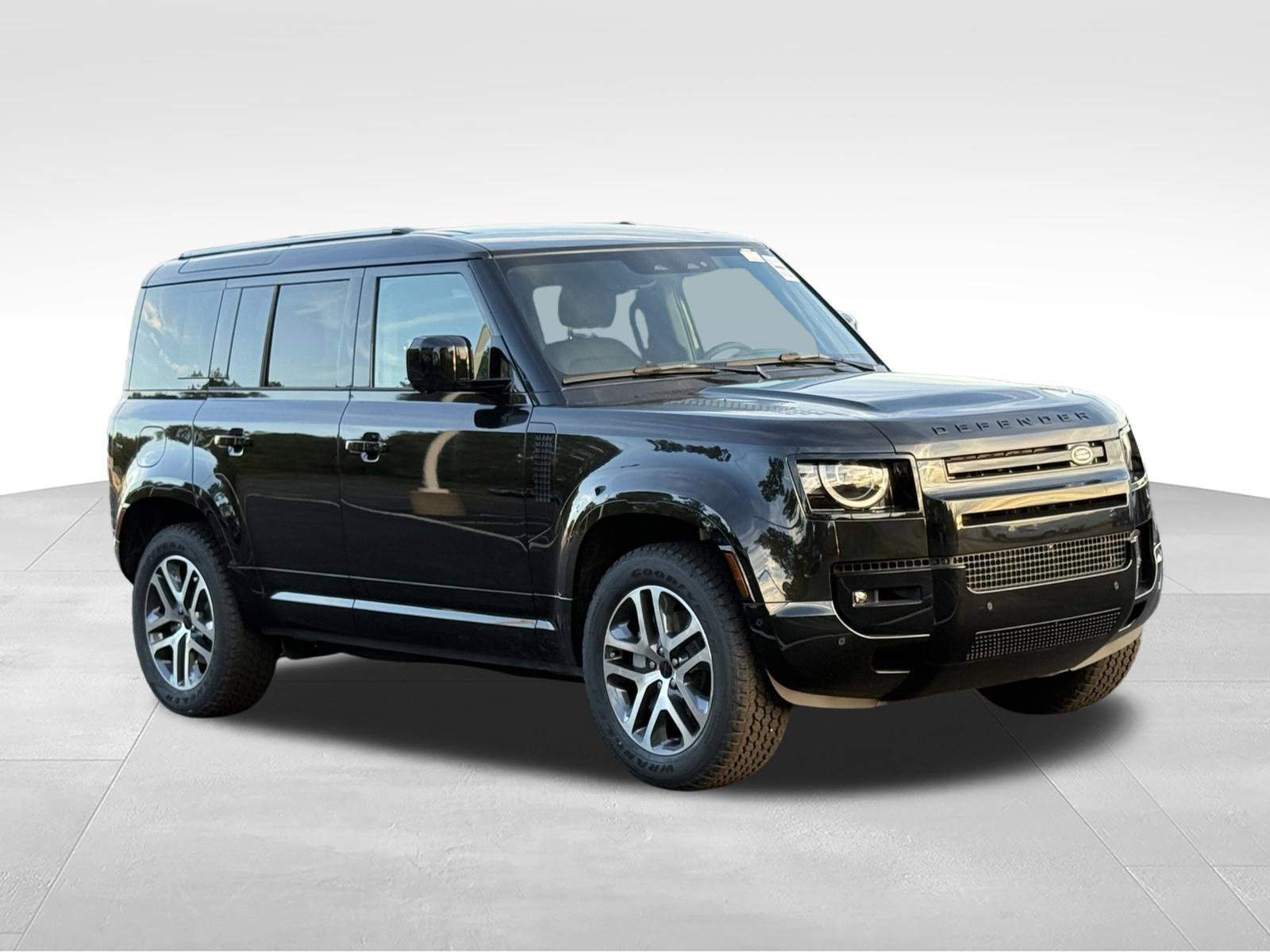 New 2026 Land Rover Defender 110 X-Dynamic SE AWD/4WD image 8