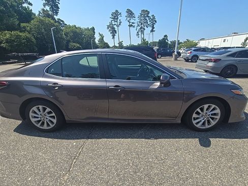 Certified 2022 Toyota Camry LE FWD image 4