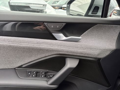 New 2026 Volkswagen Tiguan S image 14