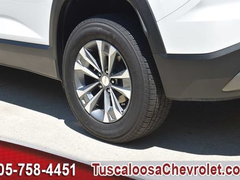 Used 2026 Chevrolet Equinox LT w/ Convenience Package II FWD image 16