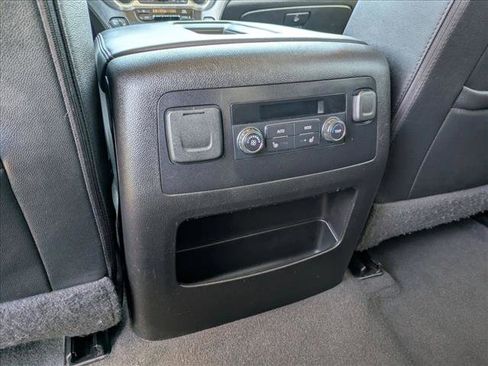 Used 2020 GMC Yukon SLT w/ HD Trailering Package image 19