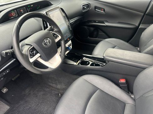 Used 2017 Toyota Prius Prime Advanced image 11