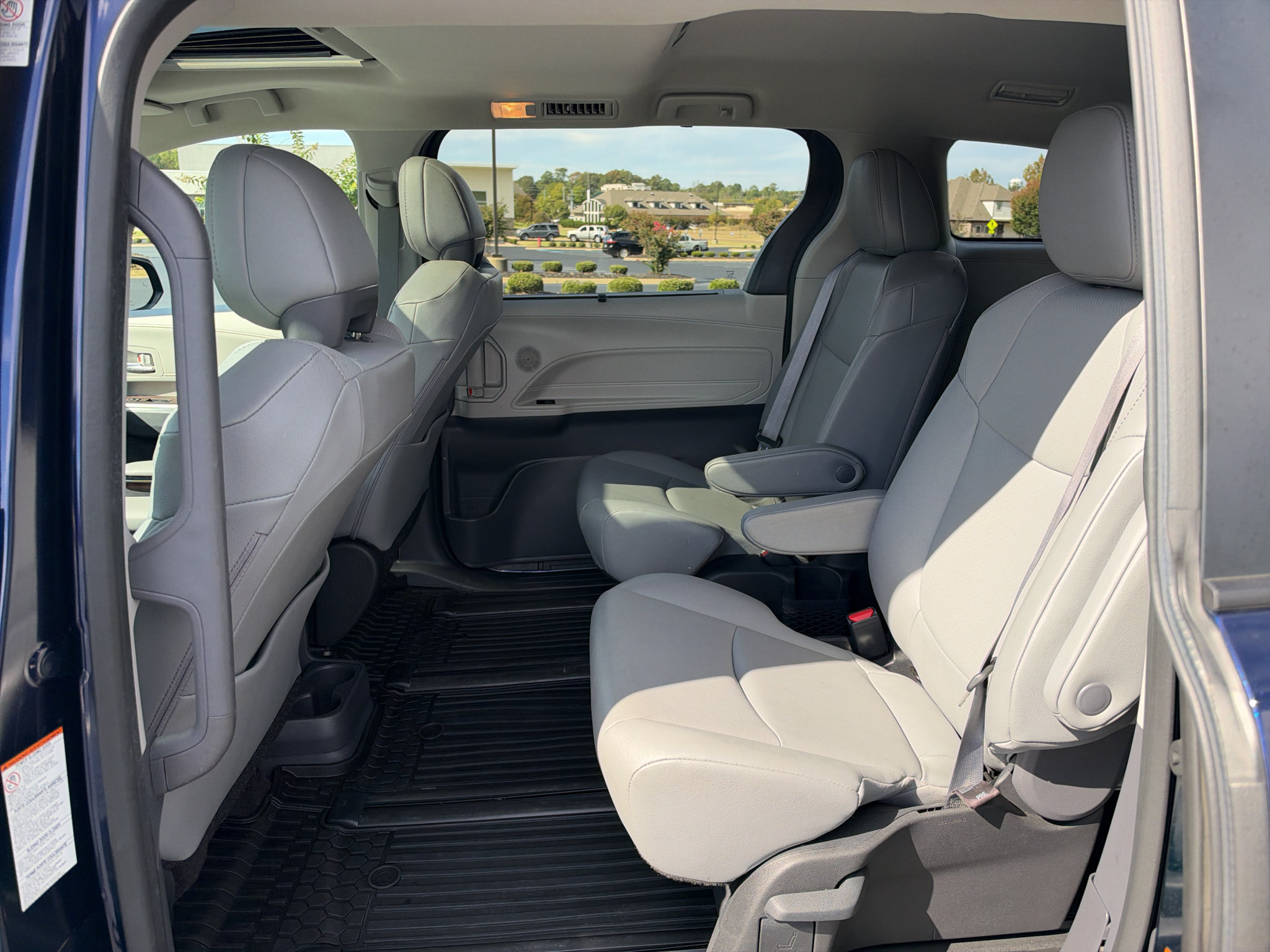 Used 2024 Toyota Sienna XLE w/ XLE Plus Package AWD/4WD image 15