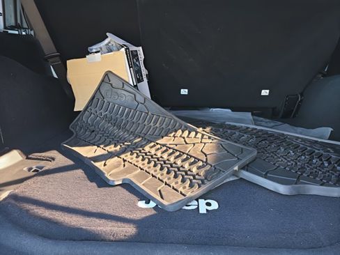 Used 2014 Jeep Wrangler Unlimited Sport image 31