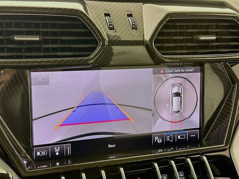 Used 2021 Lamborghini Urus image 15