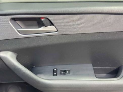 Used 2019 Hyundai Sonata SE FWD image 14