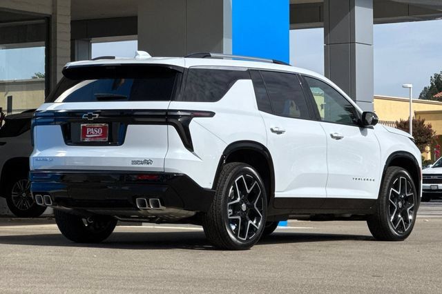 New 2026 Chevrolet Traverse High Country FWD image 6