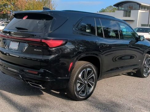 Used 2025 Buick Enclave Sport Touring w/ Super Cruise Package image 8