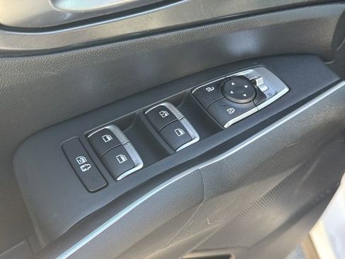 Used 2023 Kia Sorento LX AWD/4WD image 15