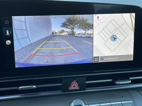 Used 2025 Hyundai Elantra SEL image 31