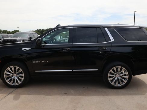 Used 2024 GMC Yukon Denali RWD image 8