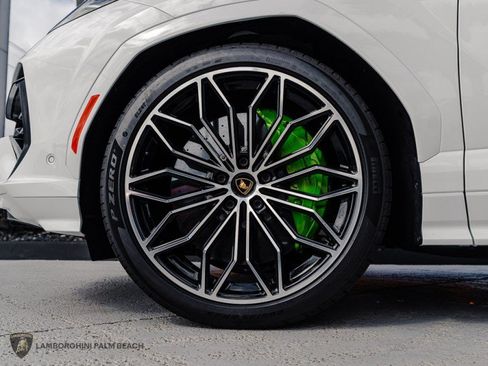 Used 2025 Lamborghini Urus SE AWD/4WD image 25