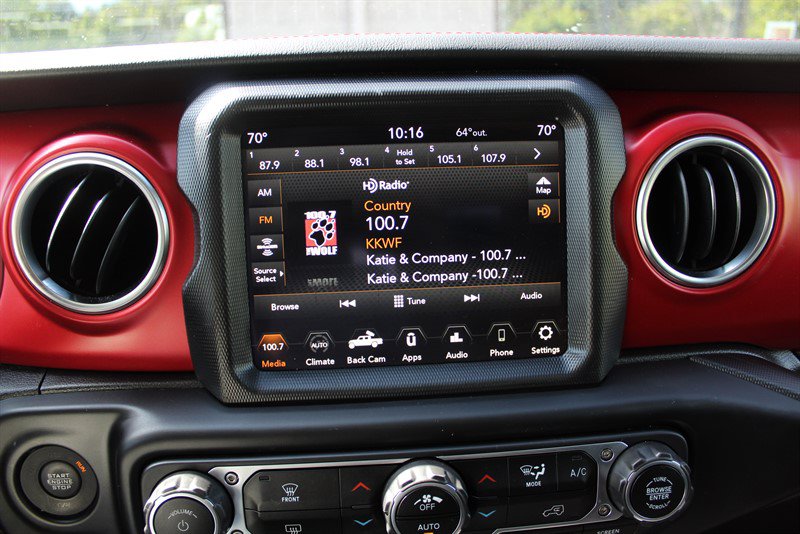 Used 2023 Jeep Gladiator Rubicon w/ Trailer Tow Package AWD/4WD image 9