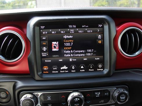 Used 2023 Jeep Gladiator Rubicon w/ Trailer Tow Package AWD/4WD image 9