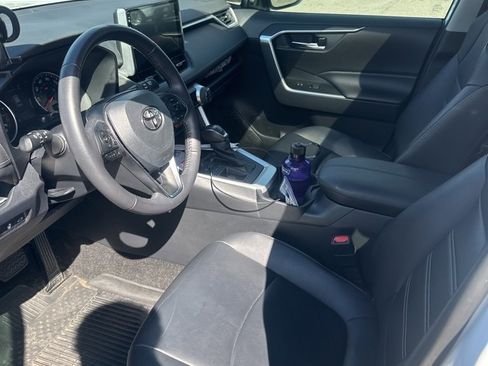 Used 2019 Toyota RAV4 XLE Premium w/ Cold Weather Package image 16