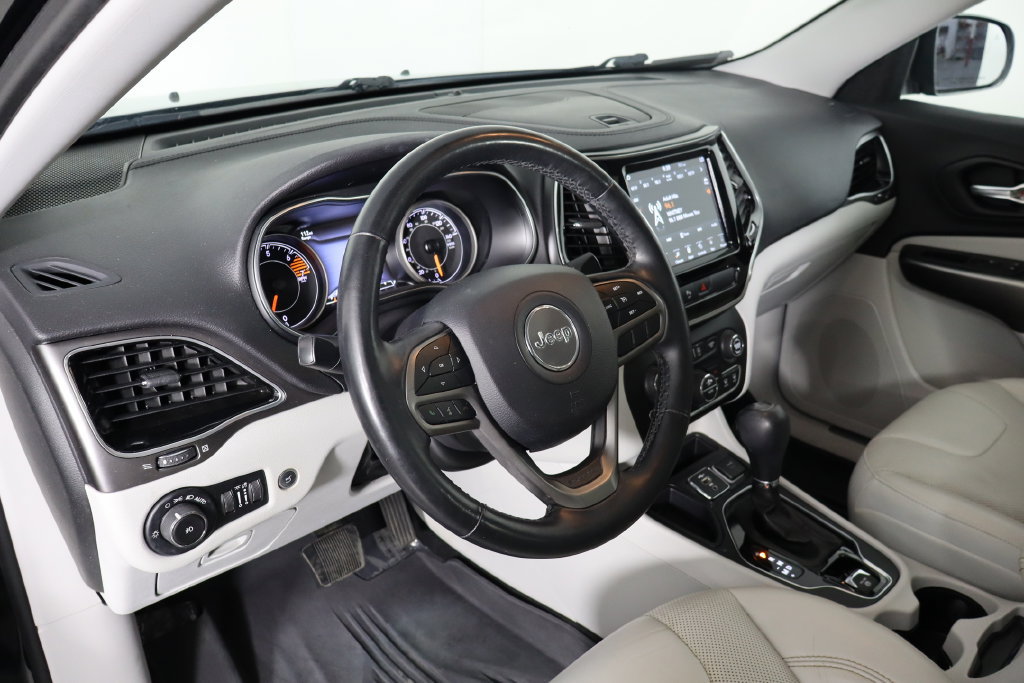 Used 2019 Jeep Cherokee Limited FWD image 28