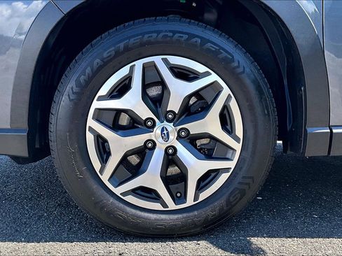 Used 2023 Subaru Forester Premium AWD/4WD image 8