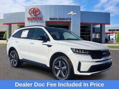 Used 2022 Kia Sorento S w/ Panoramic Sunroof Package FWD image 1