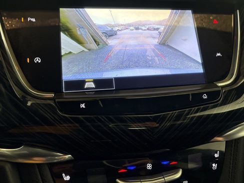 Used 2025 Cadillac XT6 Premium Luxury image 20