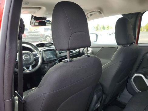 Used 2018 Jeep Renegade Latitude w/ Popular Equipment Group FWD image 28