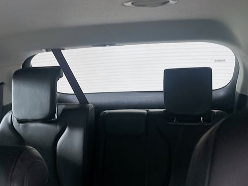 Used 2024 Kia Carnival LX image 28