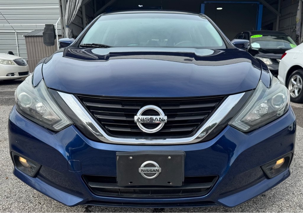 Used 2017 Nissan Altima 2.5 SR FWD image 3