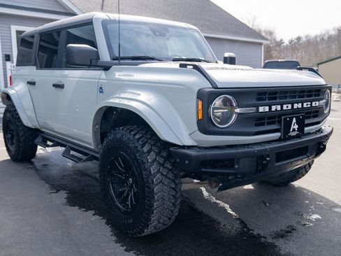 Used 2022 Ford Bronco Black Diamond image 8