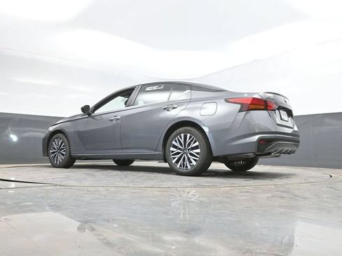 Used 2024 Nissan Altima 2.5 SV AWD/4WD image 49
