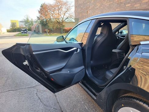 Used 2018 Tesla Model S 75D image 25