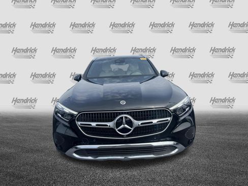 Used 2024 Mercedes-Benz GLC 300 image 3