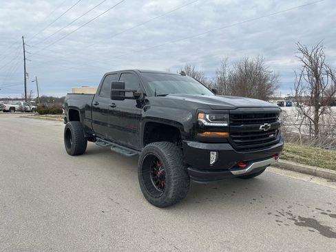 Used 2018 Chevrolet Silverado 1500 LT w/ Redline Edition image 3
