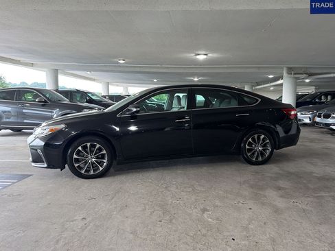 Used 2017 Toyota Avalon XLE FWD image 2
