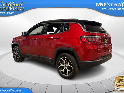 Used 2025 Jeep Compass Limited image 8