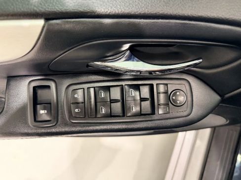 Used 2016 Dodge Grand Caravan R/T image 34