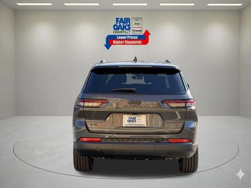 New 2025 Jeep Grand Cherokee L Laredo AWD/4WD image 8