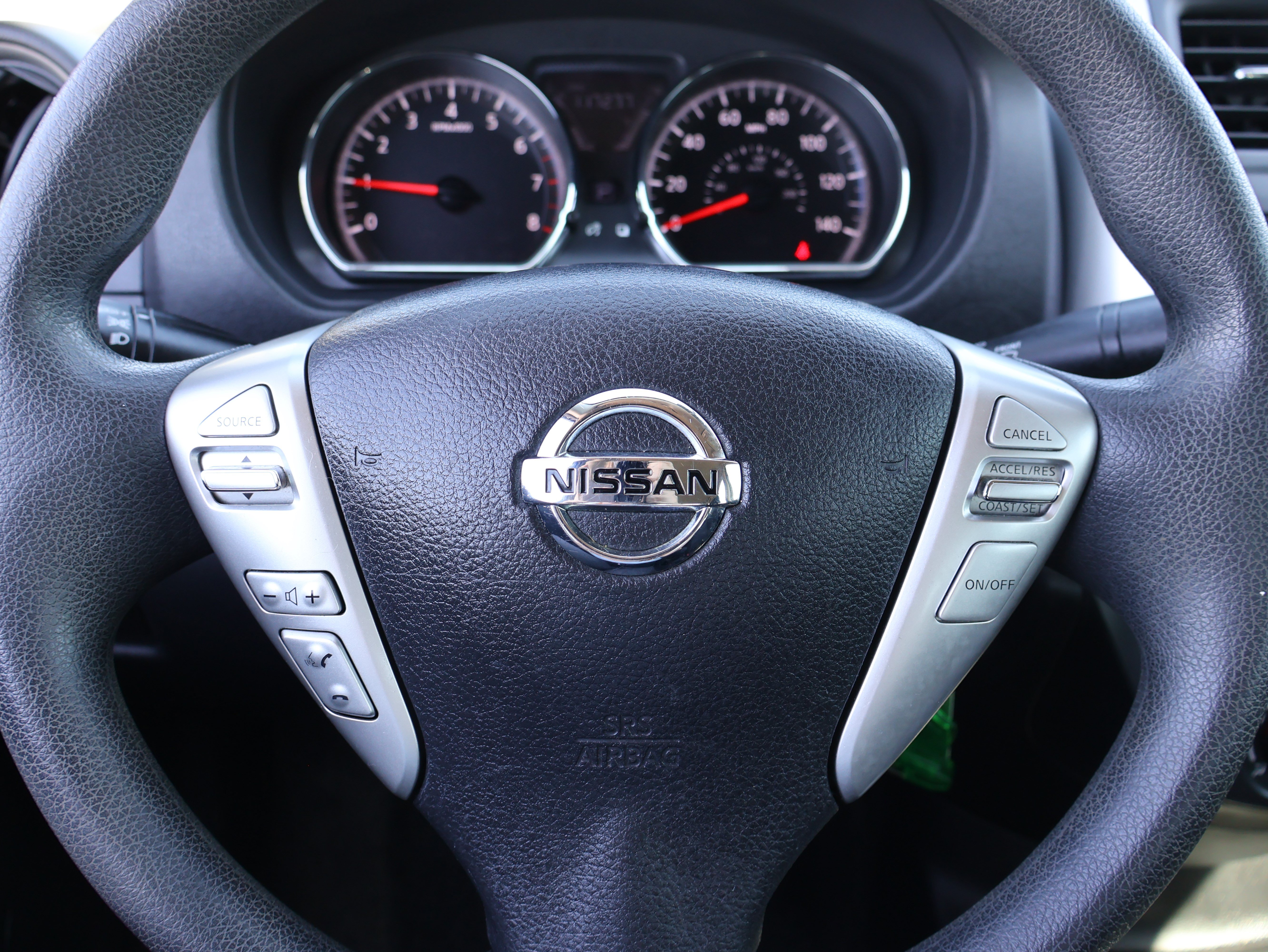 Used 2015 Nissan Versa SV FWD image 21