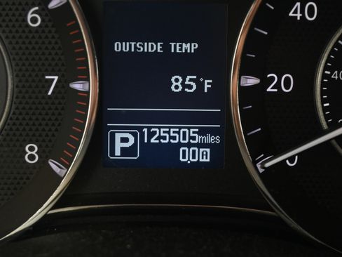 Used 2018 Nissan Armada SL w/ Moonroof Package image 13