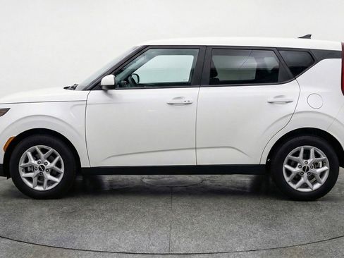 Used 2025 Kia Soul LX w/ LX Technology Package image 5