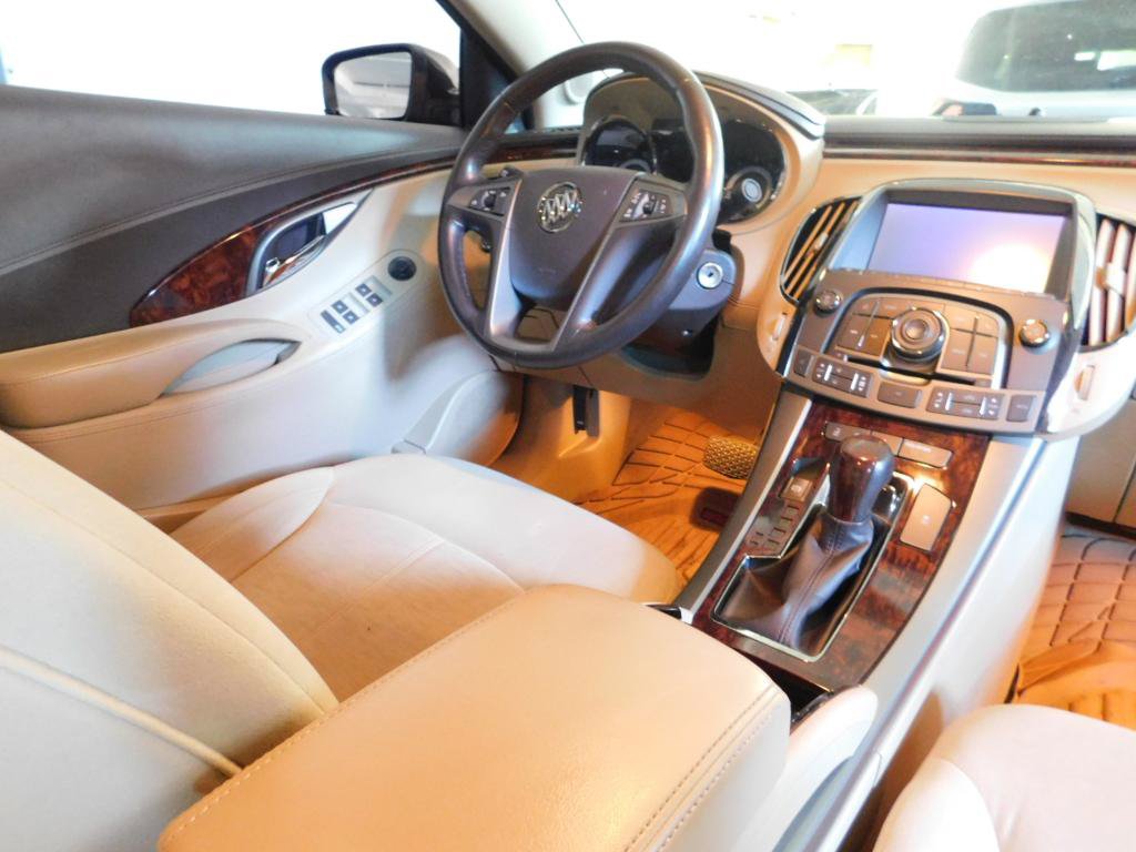 Used 2013 Buick LaCrosse FWD image 2