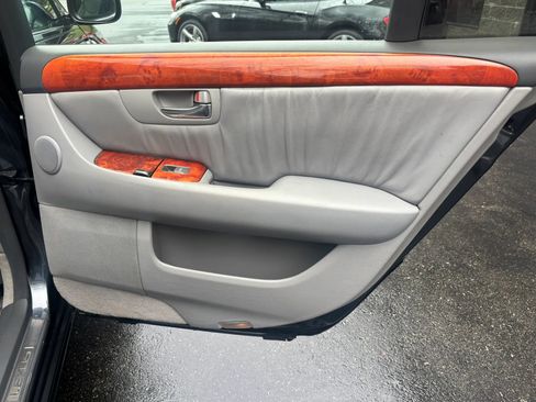 Used 2004 Lexus LS 430 RWD image 13