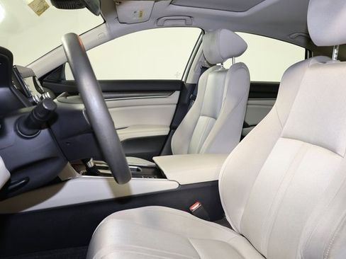 Used 2019 Honda Accord EX image 26