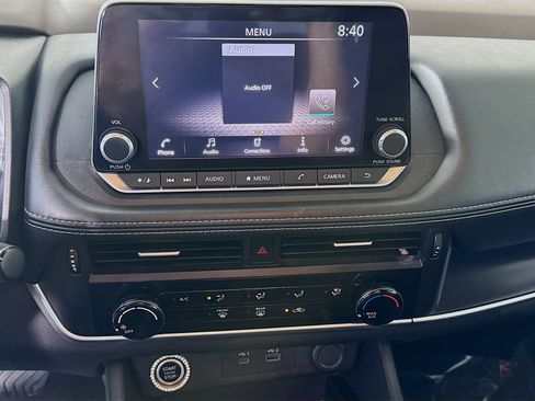 Used 2022 Nissan Rogue S image 18