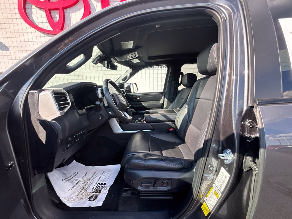 Used 2025 Toyota Tundra Platinum AWD/4WD image 4