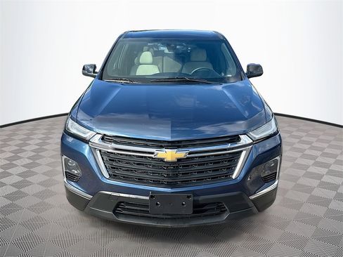 Used 2022 Chevrolet Traverse LS image 2