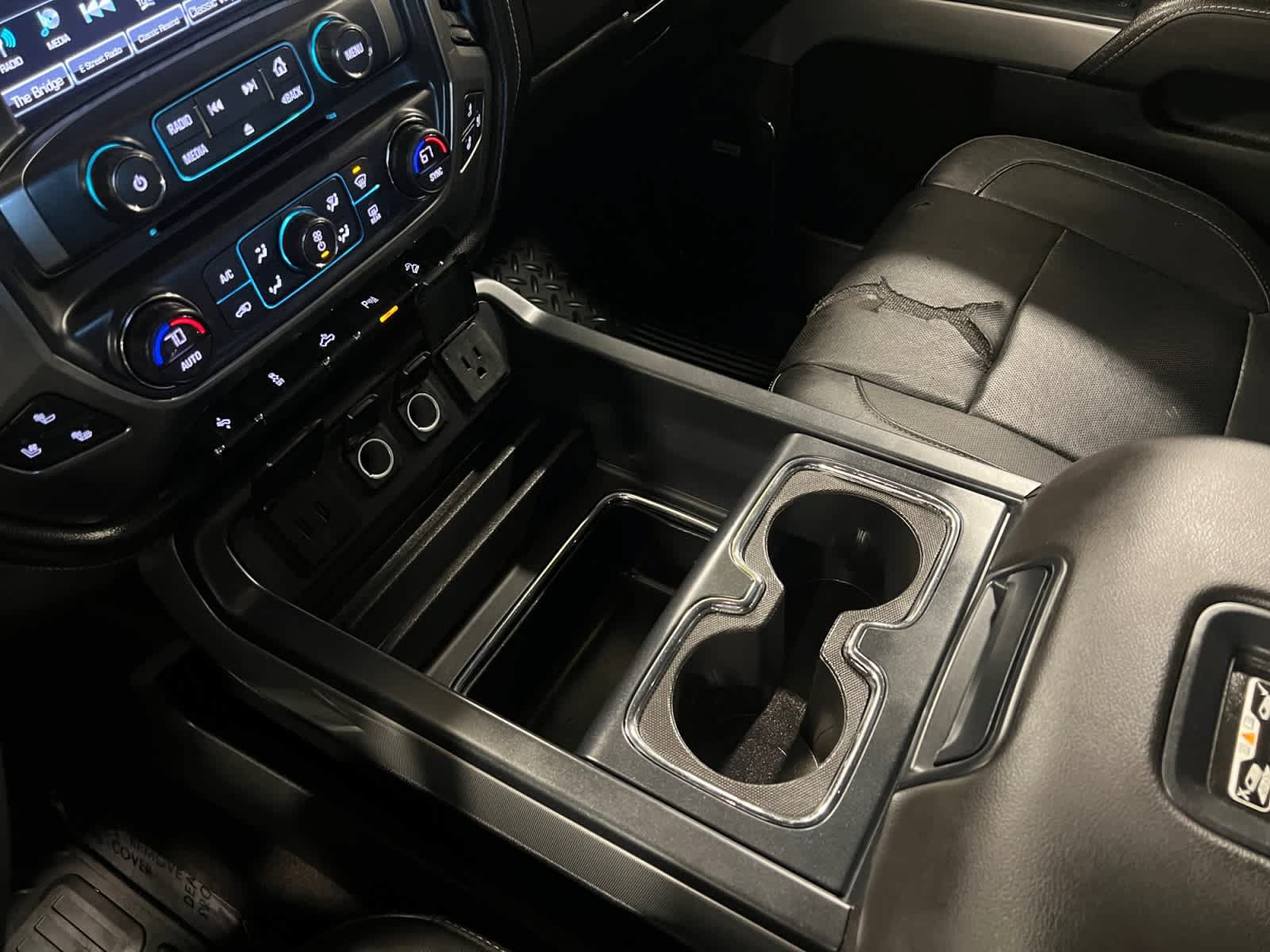 Used 2017 Chevrolet Silverado 1500 LTZ AWD/4WD image 16