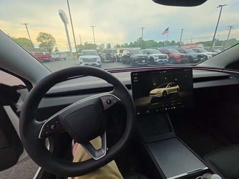 Used 2024 Tesla Model 3 Standard Range RWD image 7