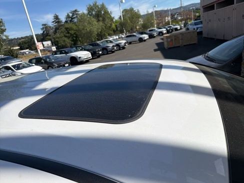 Used 2025 Toyota Sienna XLE image 17