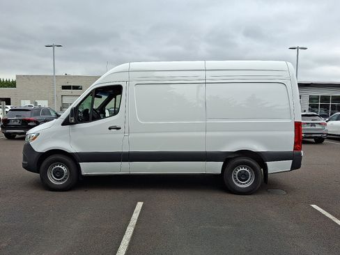 New 2025 Mercedes-Benz Sprinter 2500 image 4