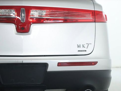 Used 2013 Lincoln MKT AWD image 45